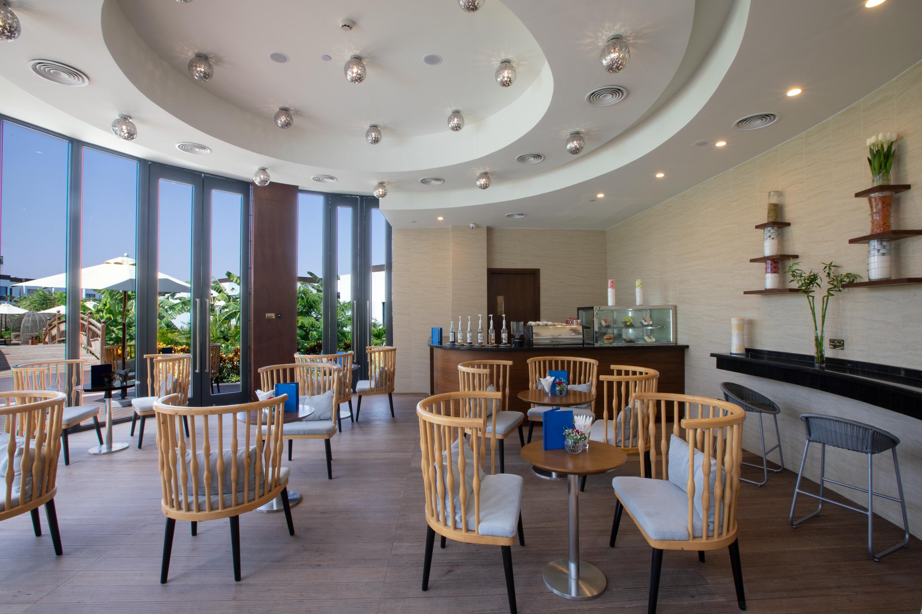 Millennium Resort Salalah Esterno foto The Sky Bar