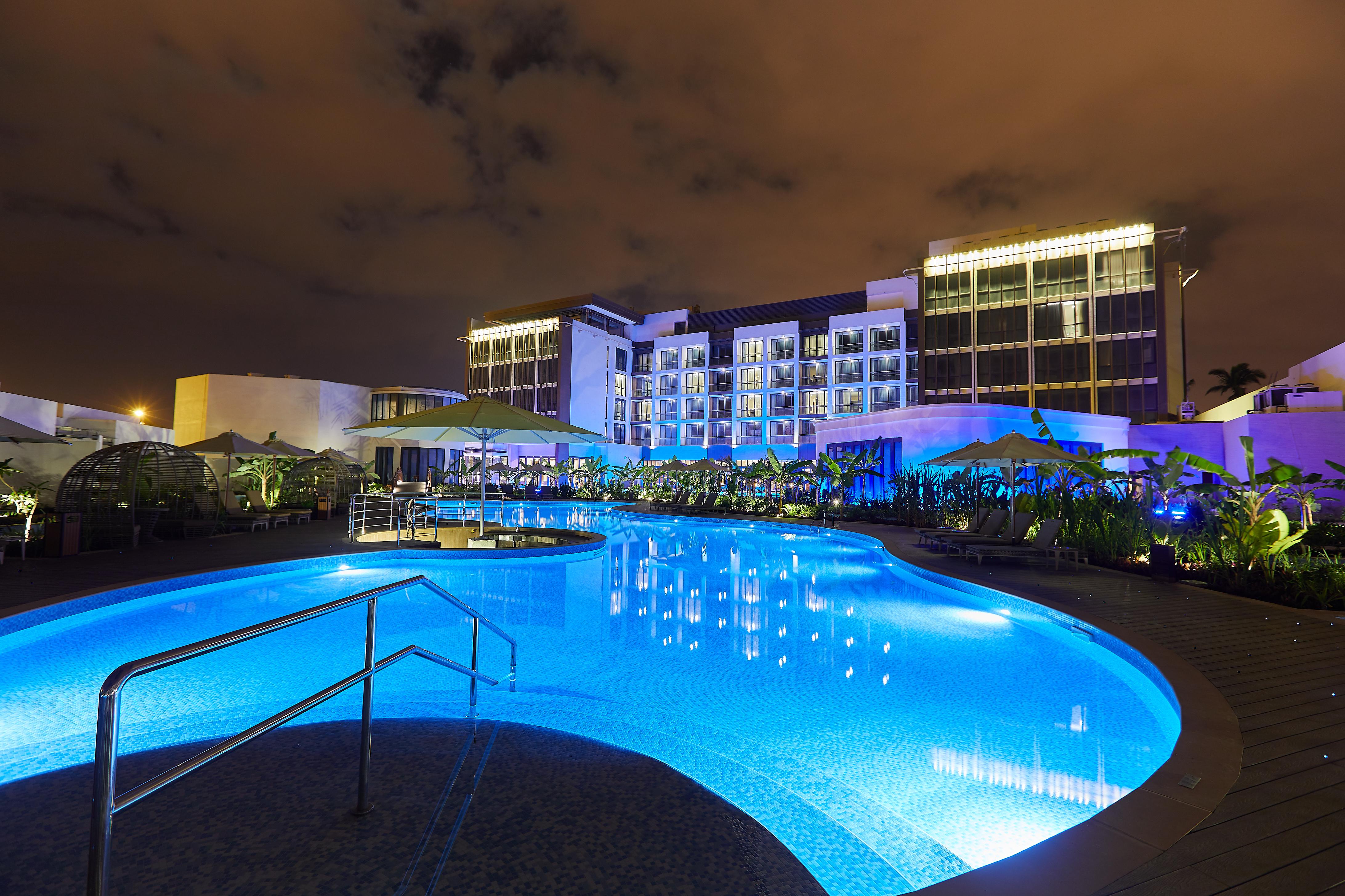 Millennium Resort Salalah Esterno foto The swimming pool at the hotel