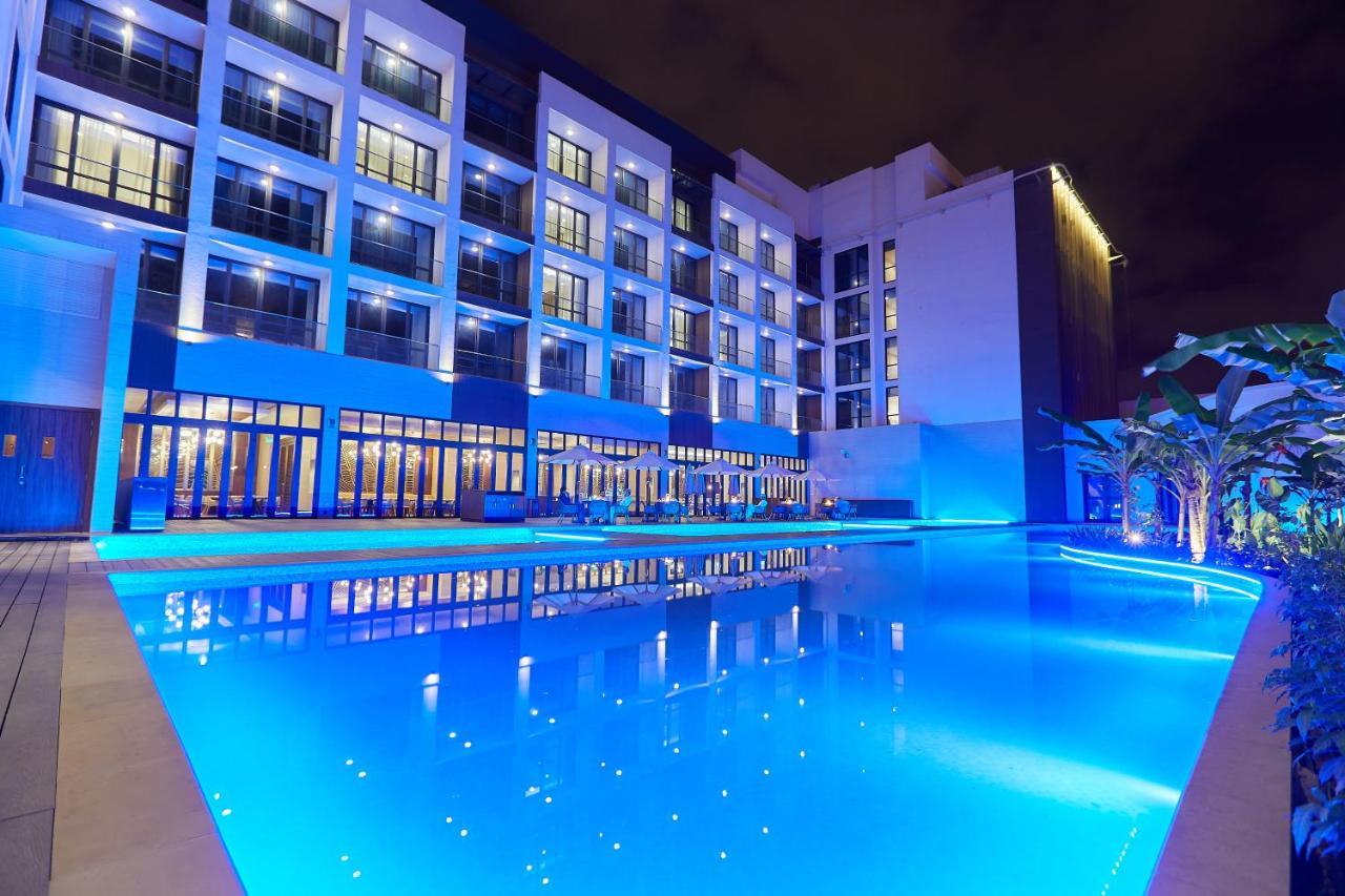 Millennium Resort Salalah Esterno foto The pool at the hotel