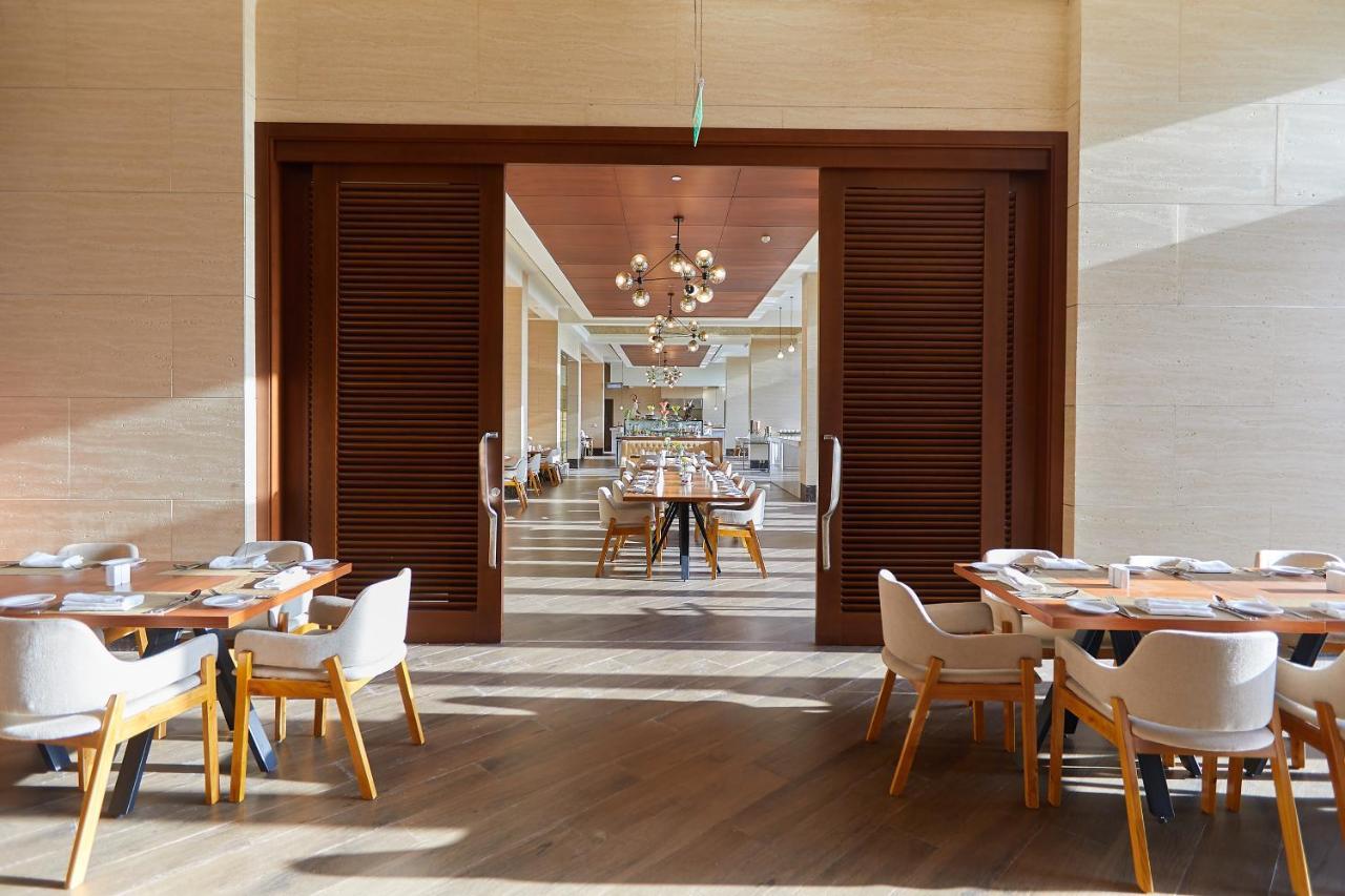 Millennium Resort Salalah Esterno foto The restaurant