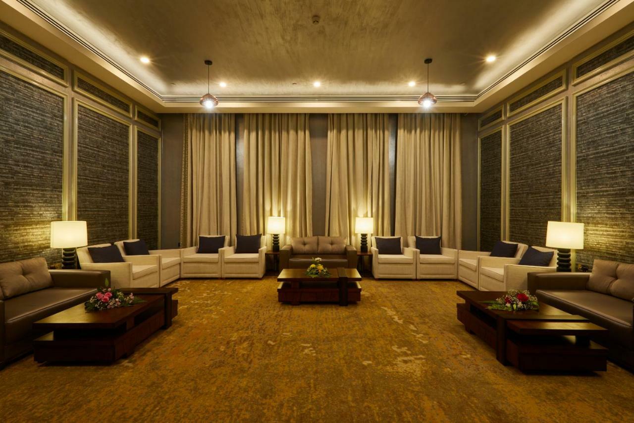 Millennium Resort Salalah Esterno foto The lounge at the airport